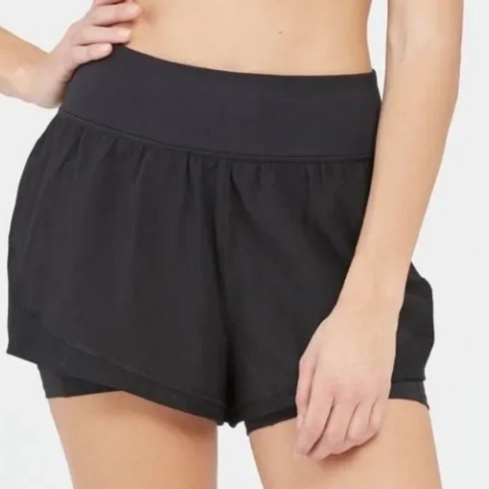 Spanx The Get Moving Short, 5" Size Large - image 1